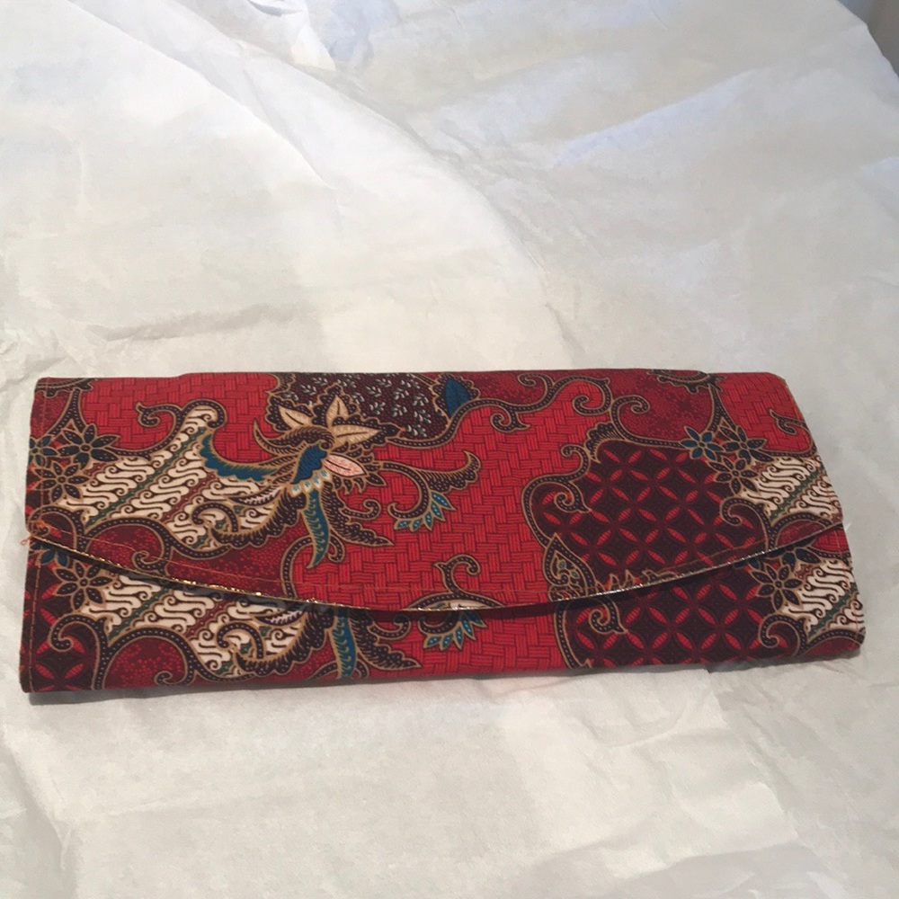 Red Clutch